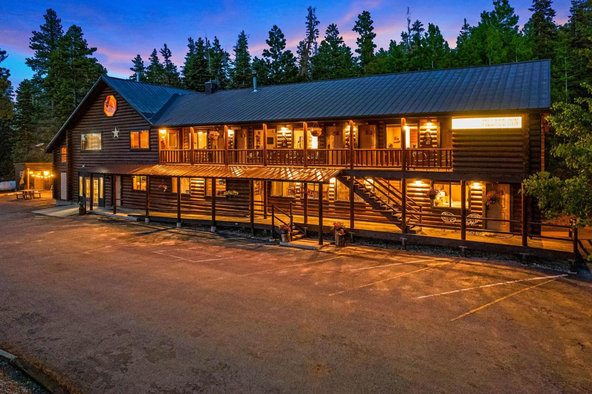 Duck Creek Village Inn Buitenkant foto