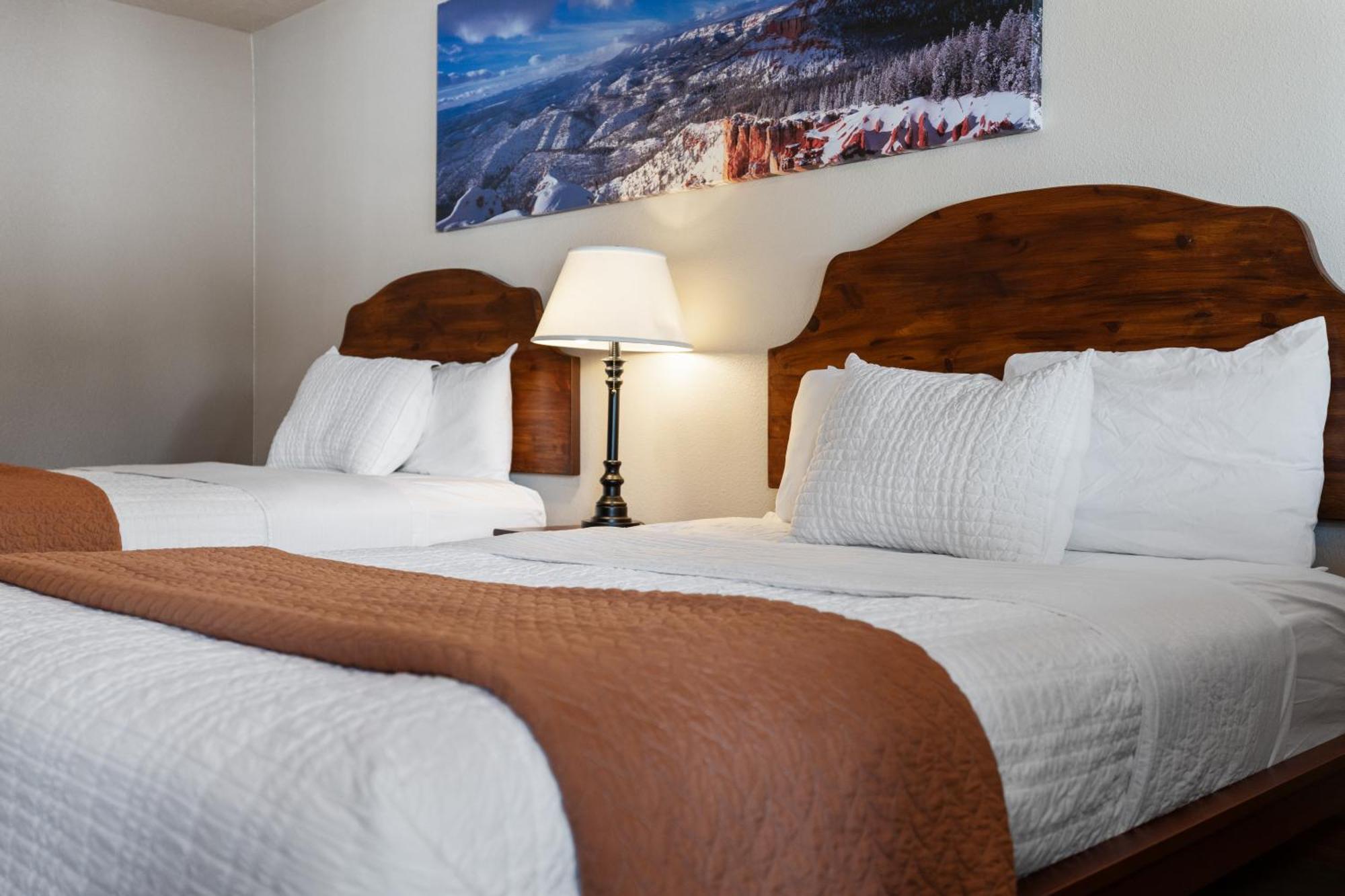 Duck Creek Village Inn Buitenkant foto
